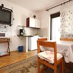 4546c شقة *