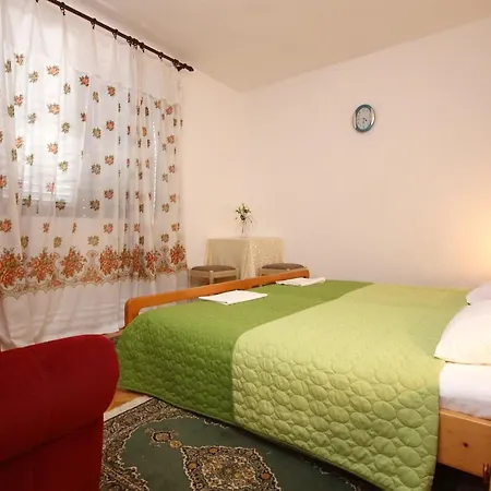 4546c דירה אורביץ