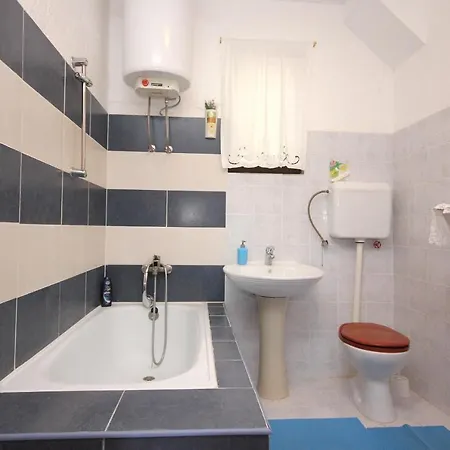 4546c דירה אורביץ